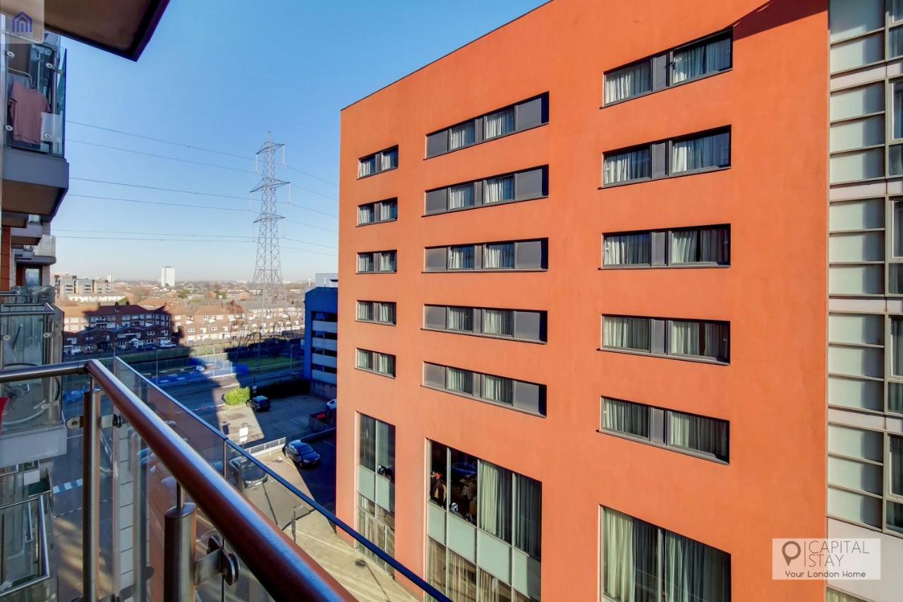 Deluxe One Bed Apartment By London Excel Εξωτερικό φωτογραφία